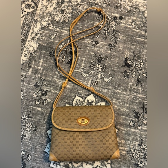 Gucci AUTHENTIC Vintage Tan Micro GG Monogram Small Crossbody Bag Purse - Picture 3 of 16